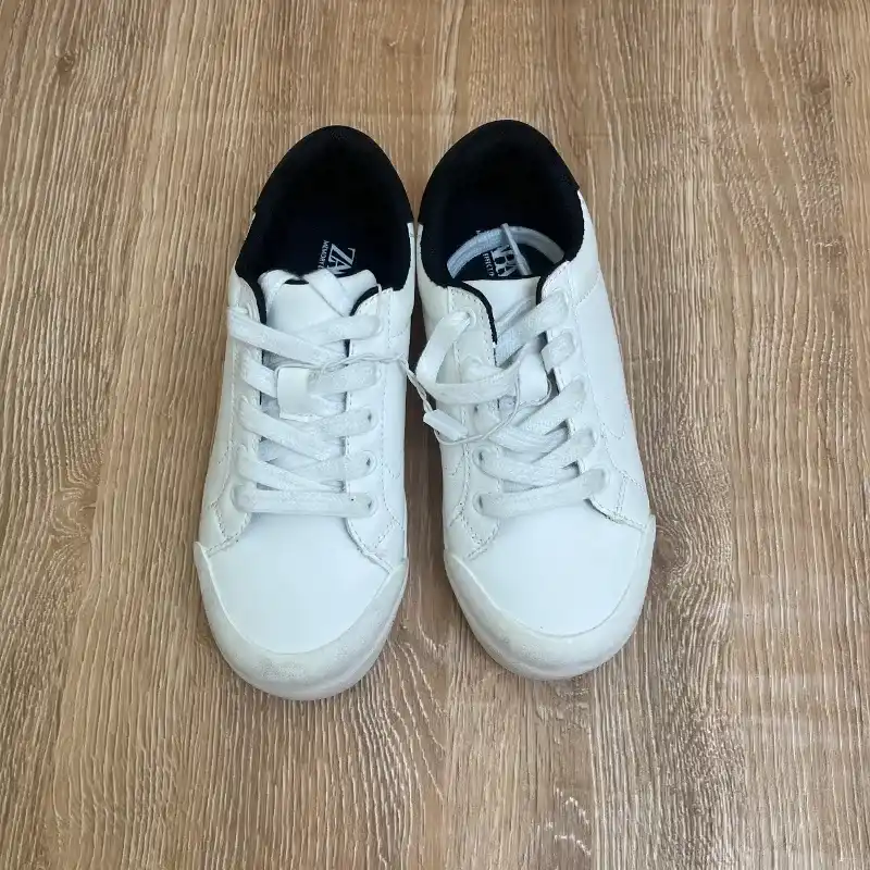 Tenis Zara color blanco 