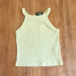 Top color amarillo 