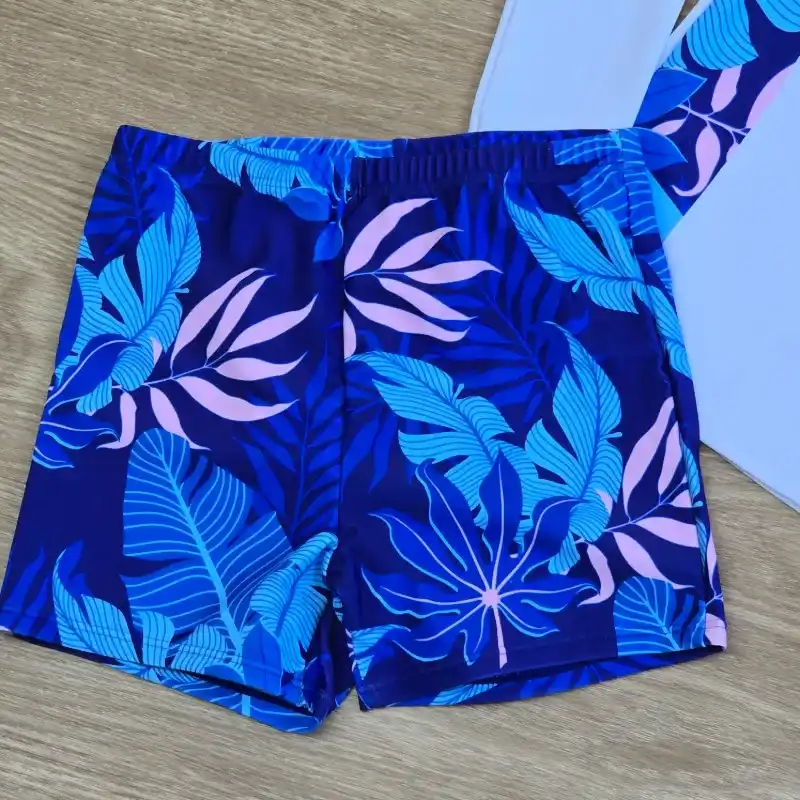 Traje de baño azul de mangas largas