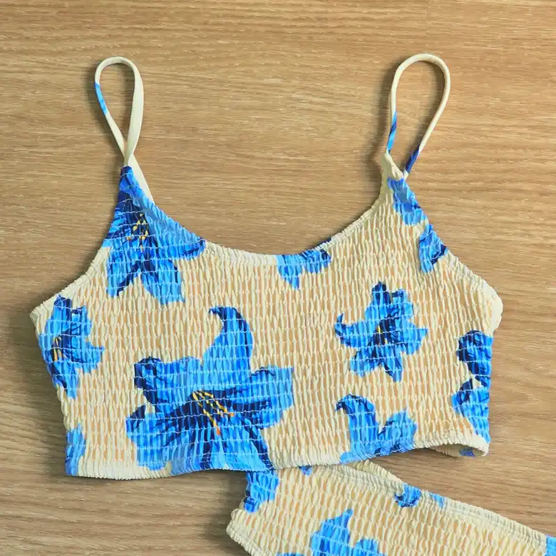 Traje de Baño Bikini color amarillo con flores azules