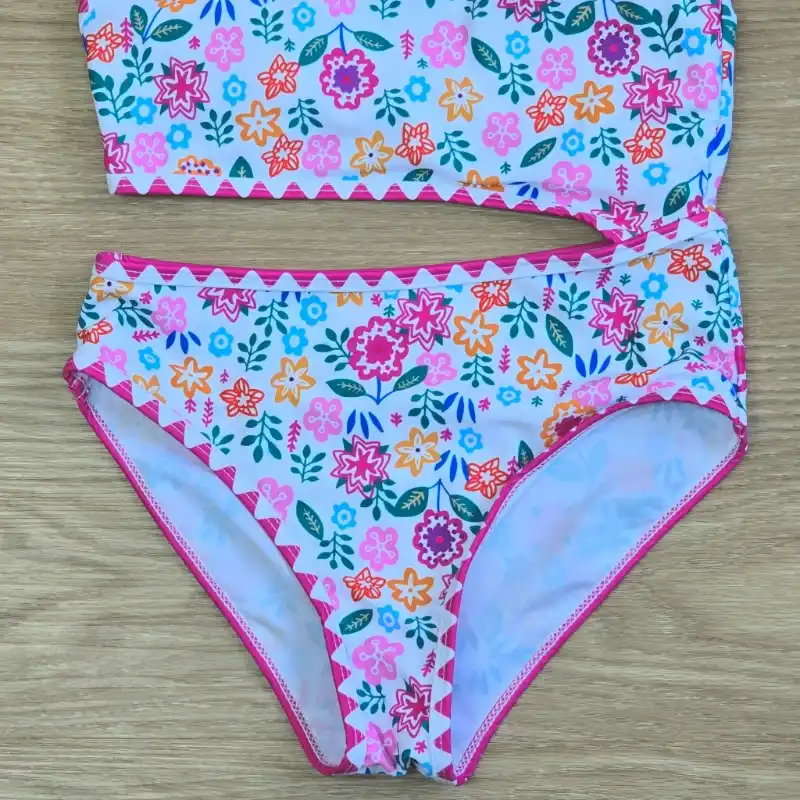 Traje de baño con estampado flor de colores