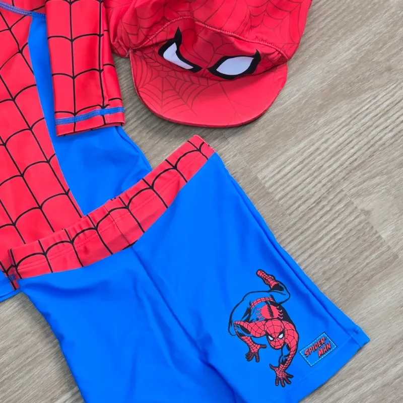 Traje de baño de 2 piezas mas gorra de Spiderman