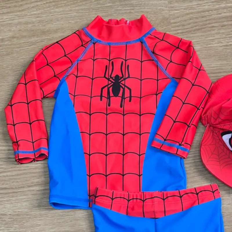 Traje de baño de 2 piezas mas gorra de Spiderman