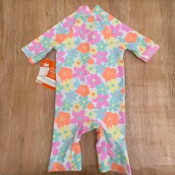 Traje de baño de flores con mangas largas 