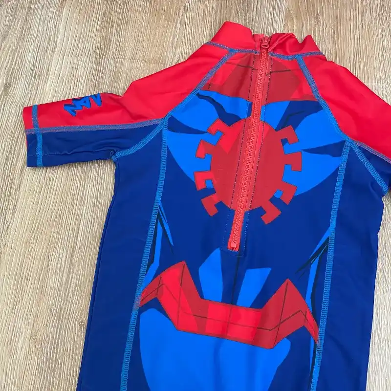 Traje de baño de Spiderman 