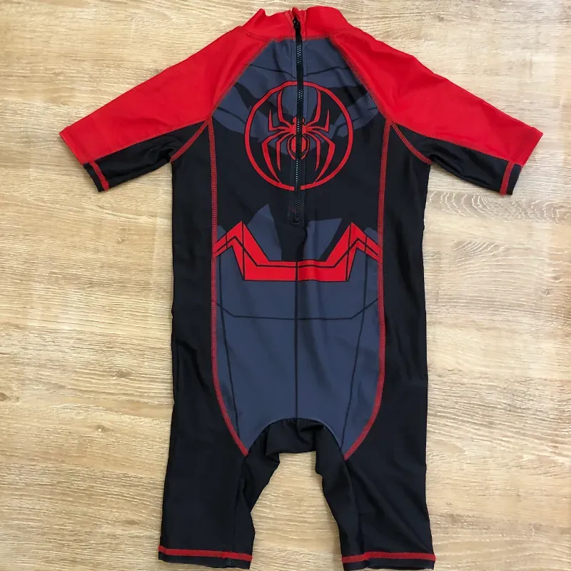 Traje de baño de Spiderman