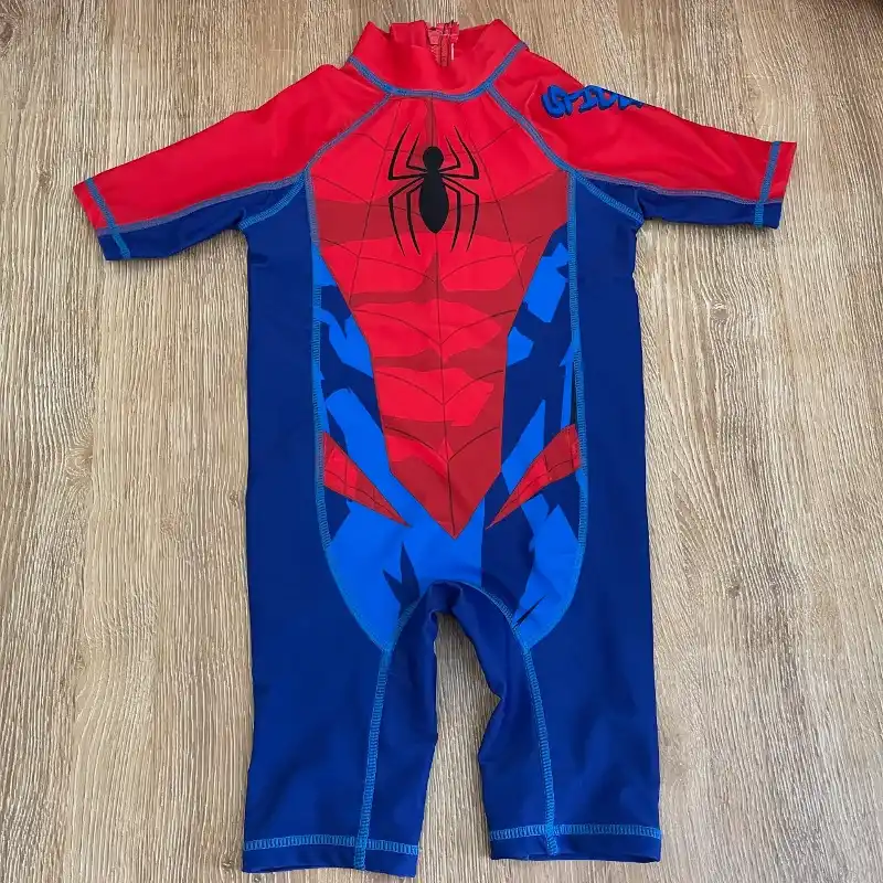 Traje de baño de Spiderman 