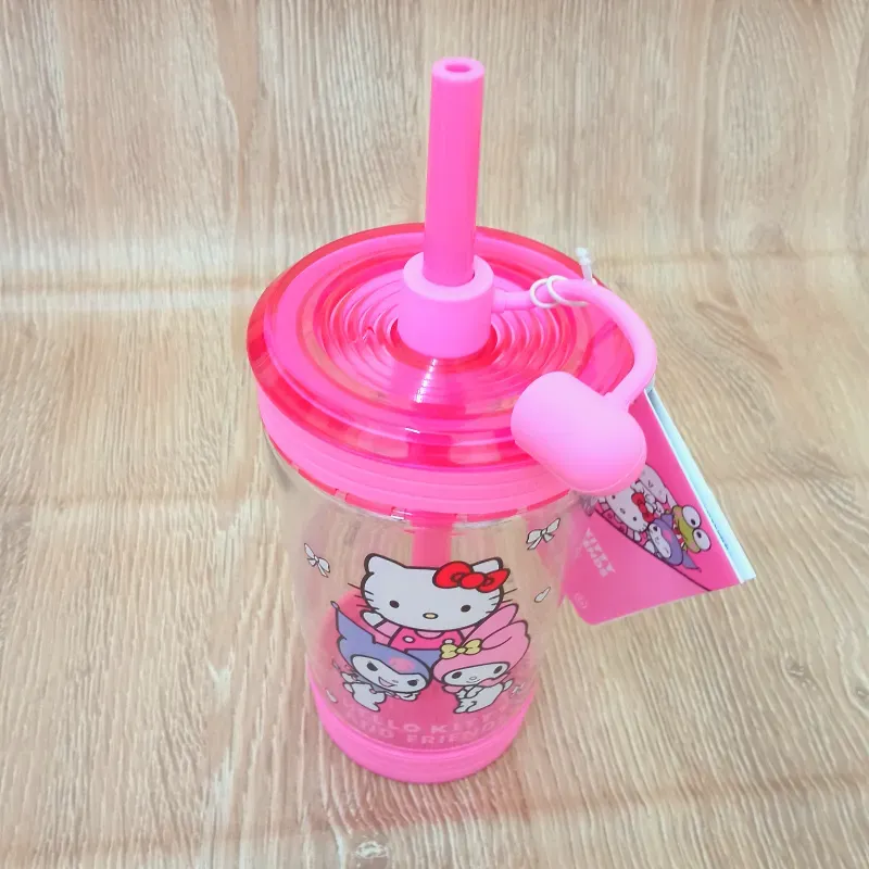 Vaso "Hello Kitty and Friends" color rosado 