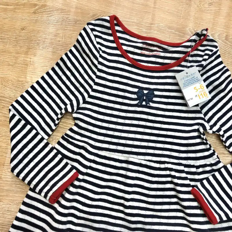 Vestido a rayas con lazo 