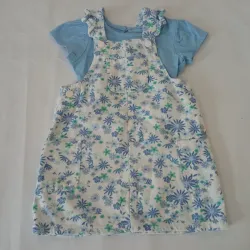 Vestido azul con overol de flores