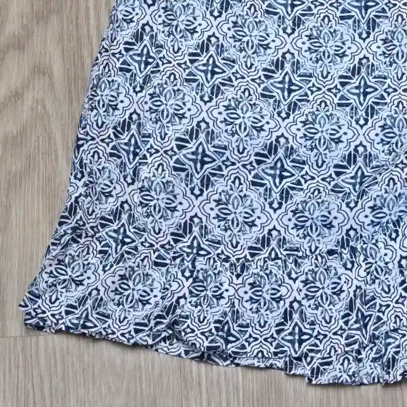 Vestido azul de un hombro