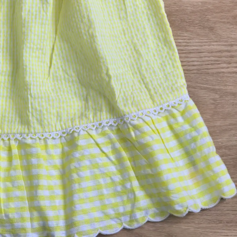 Vestido color amarillo con lazo