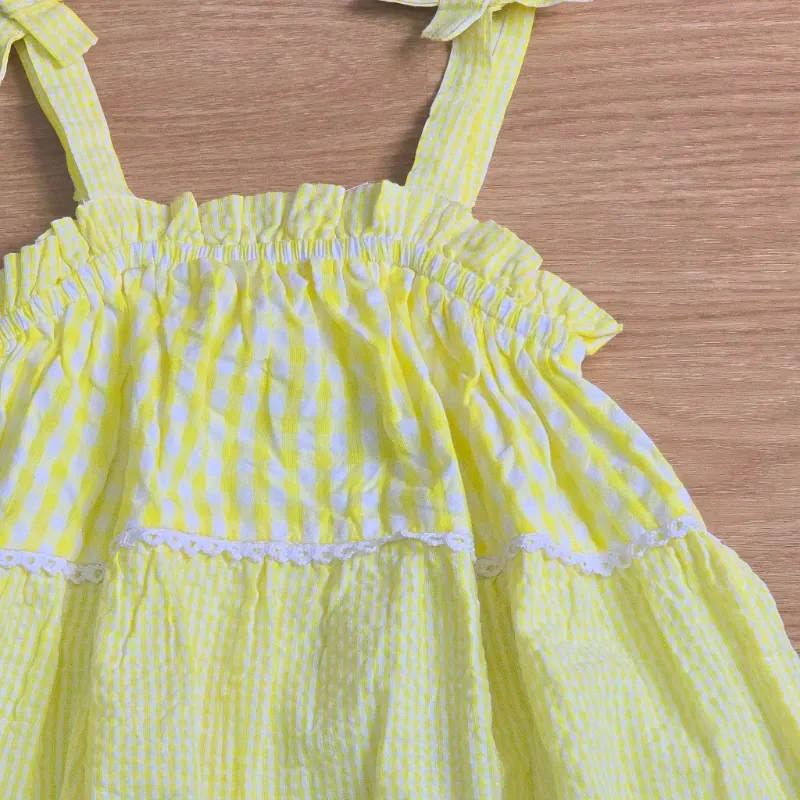 Vestido color amarillo con lazo