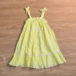 Vestido color amarillo con lazo