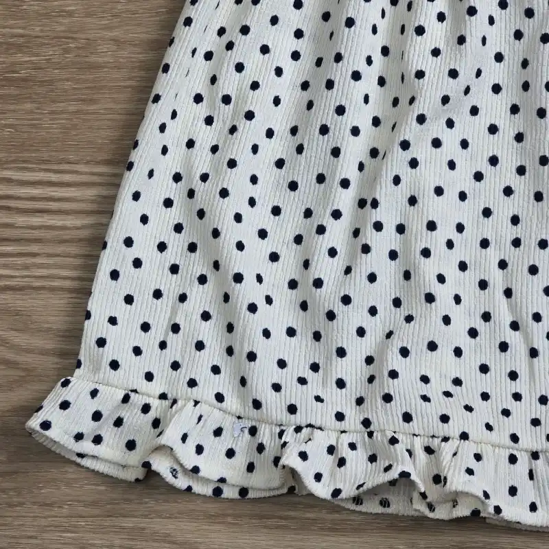 Vestido color beich con puntos veraniego
