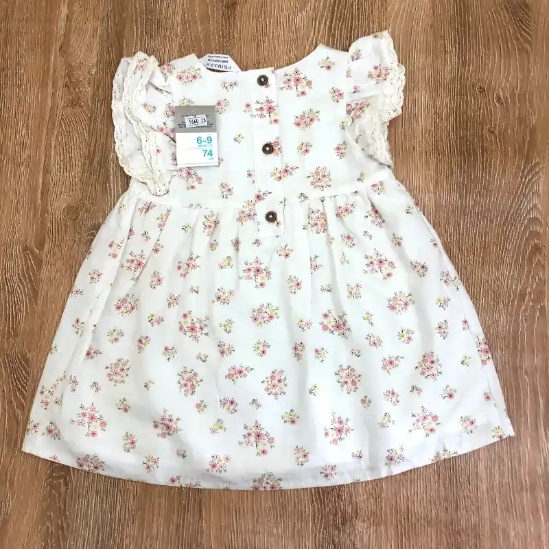 Vestido color blanco de flores