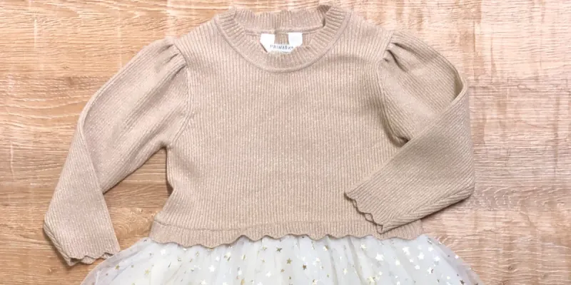 Vestido color marrón con estrellas