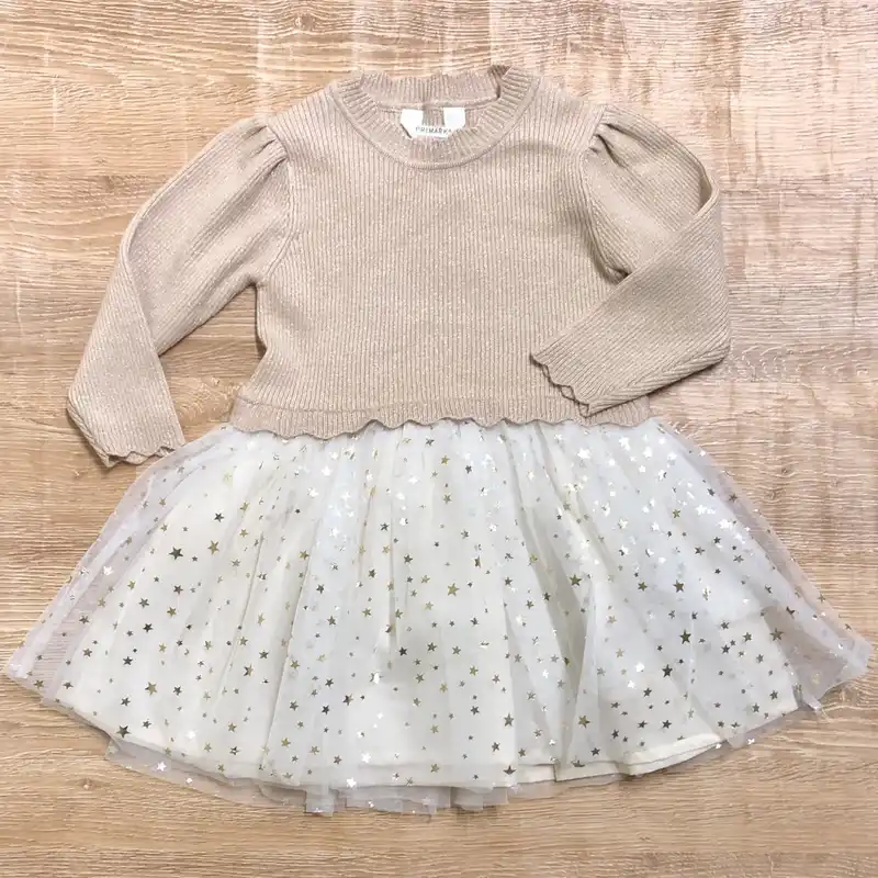 Vestido color marrón con estrellas