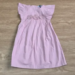 Vestido color rosa con flores