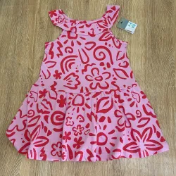 Vestido color rosado con flores rojas