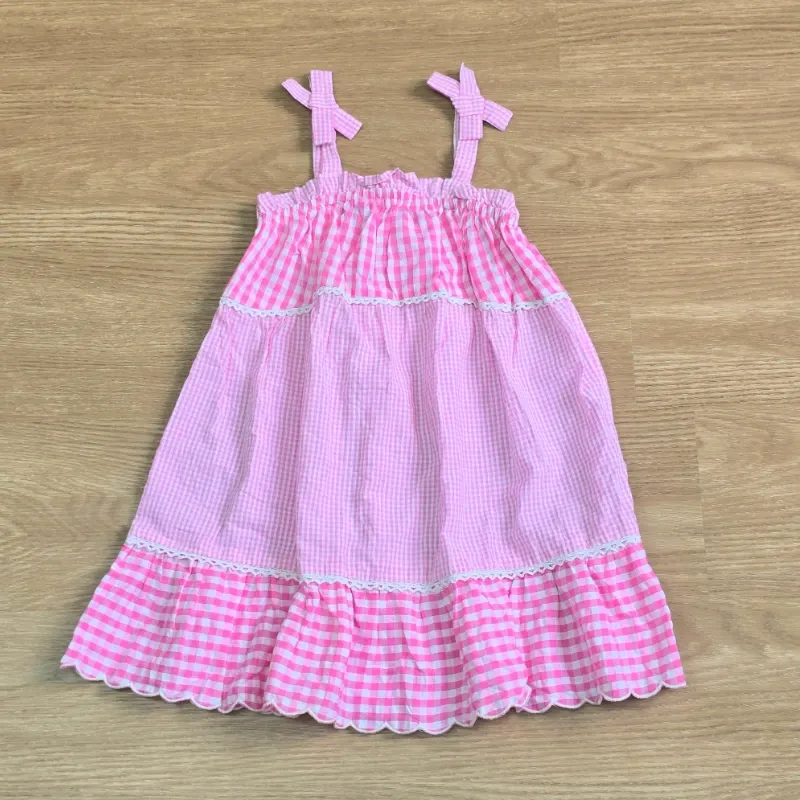 Vestido color rosado con lazo