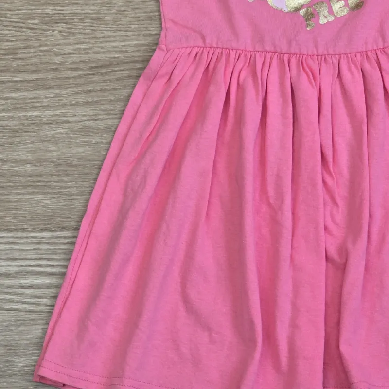 Vestido color rosado con Mariposas
