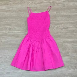 Vestido color rosado corte princesa