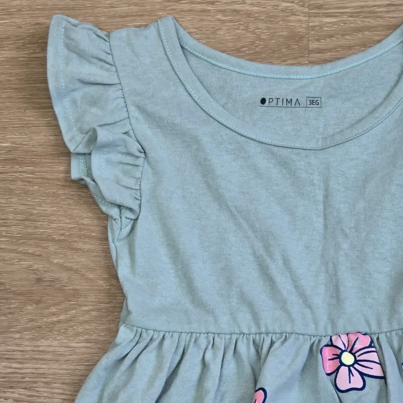Vestido color verde con flores