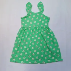 Vestido color verde con flores 