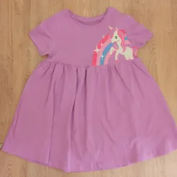 Vestido color violeta con unicornio 