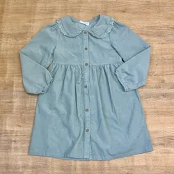 Vestido con cuello y mangas largas color verde