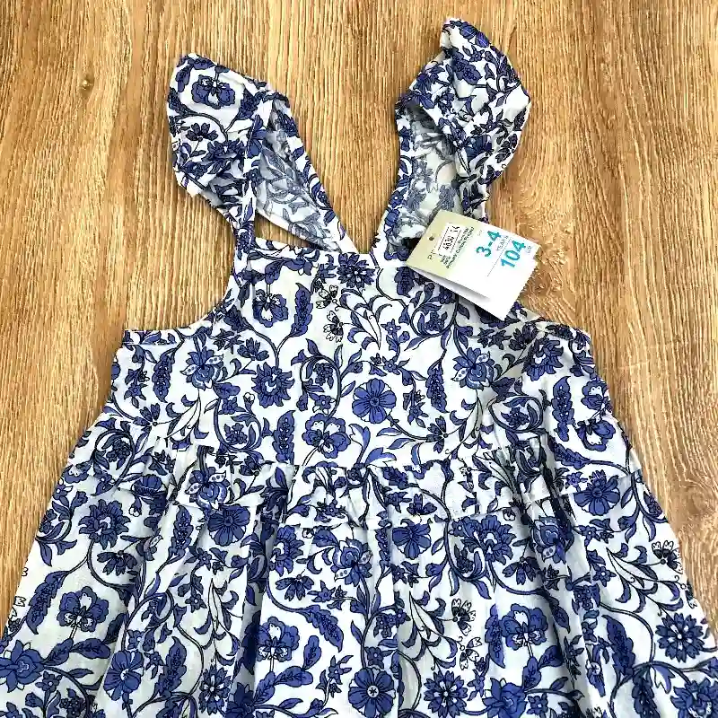 Vestido con flores azules 