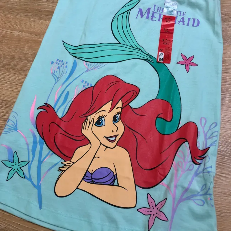 Vestido con la Sirenita Ariel