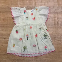 Vestido con motivos bordadas