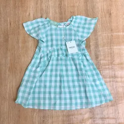 Vestido de cuadros blancos y azules 