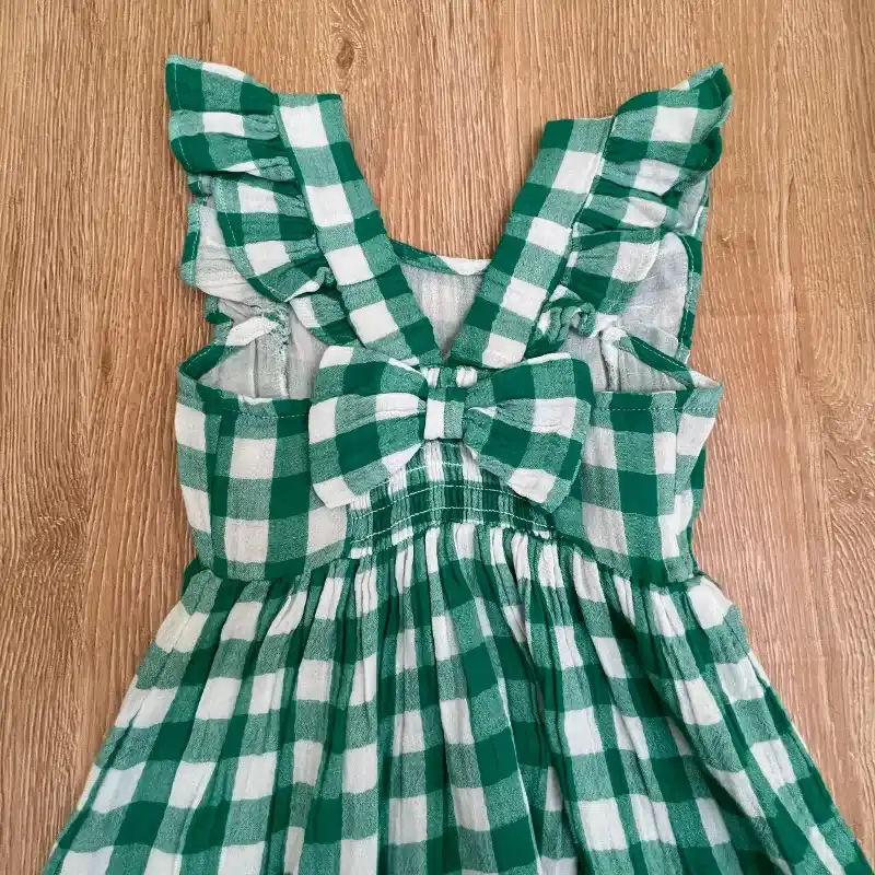 Vestido de cuadros verdes y blancos