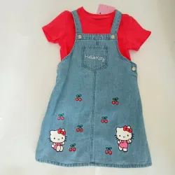 Vestido de Hello Kitty tipo overol 