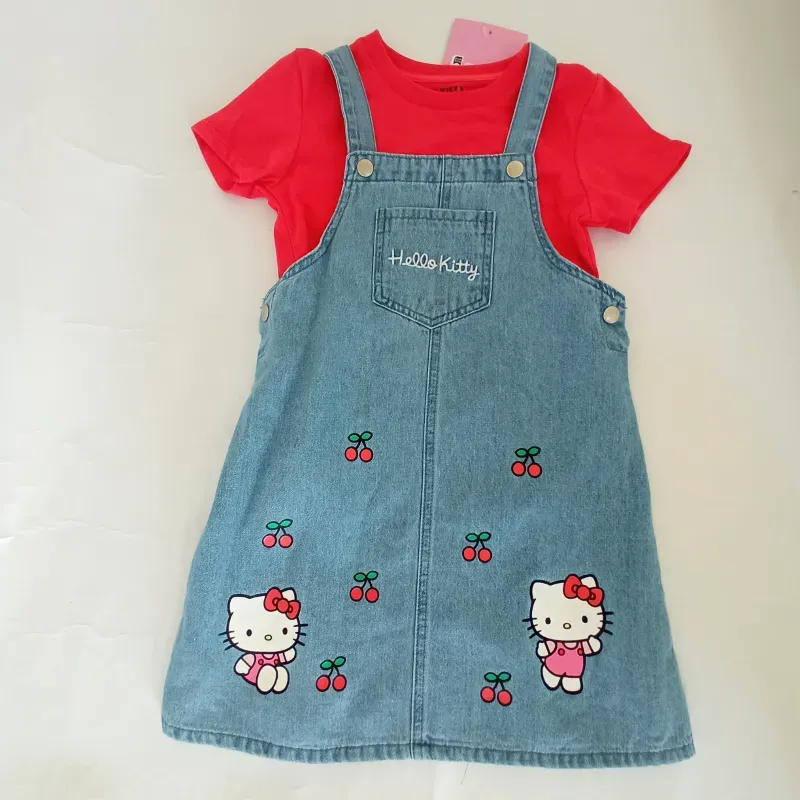 Vestido de Hello Kitty tipo overol 