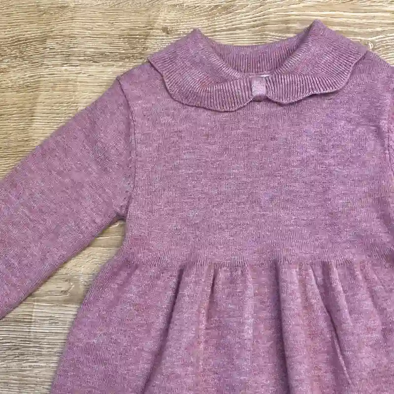 Vestido de mangas largas color violeta