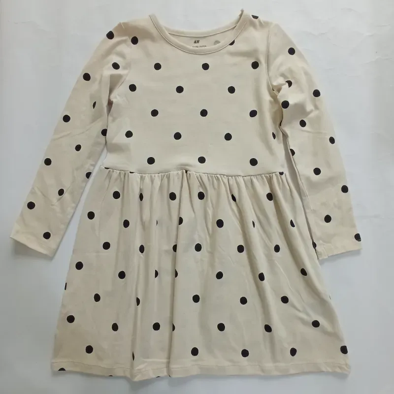 Vestido de puntos negros 