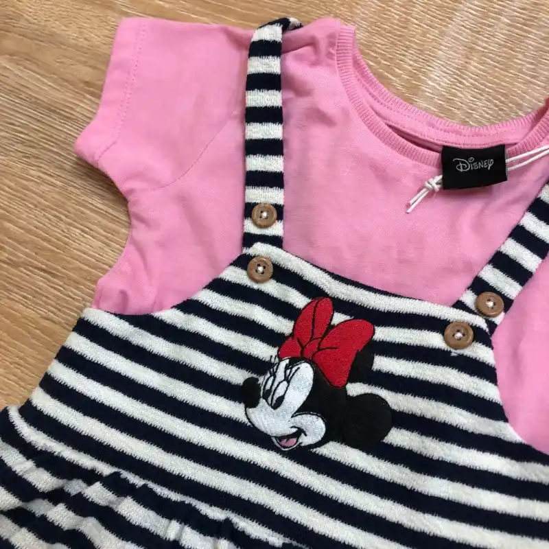 Vestido de rayas con Minnie Mouse 