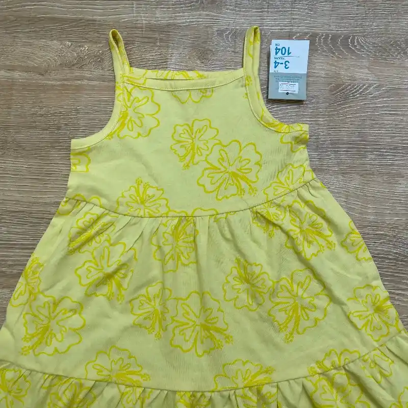 Vestido de tirantes color amarillo