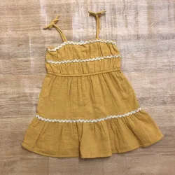 Vestido de tirantes color amarillo