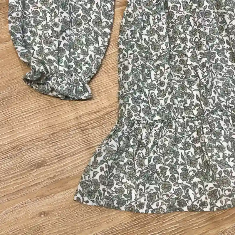 Vestido Mango con flores de color verde