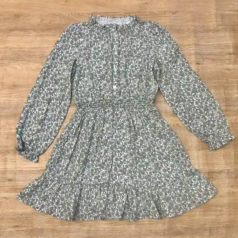 Vestido Mango con flores de color verde