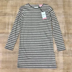 Vestido rayado de mangas largas 