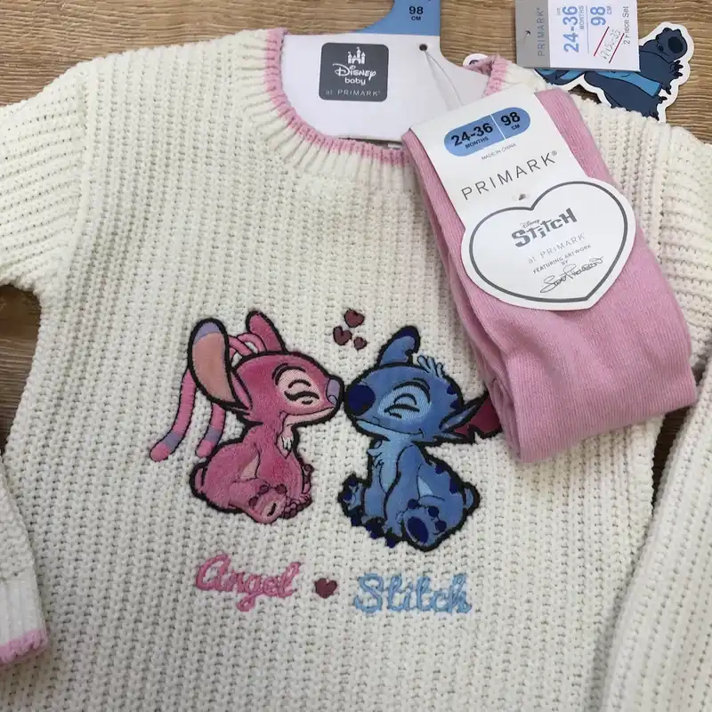 Vestido tejido con Stitch y Ángel 