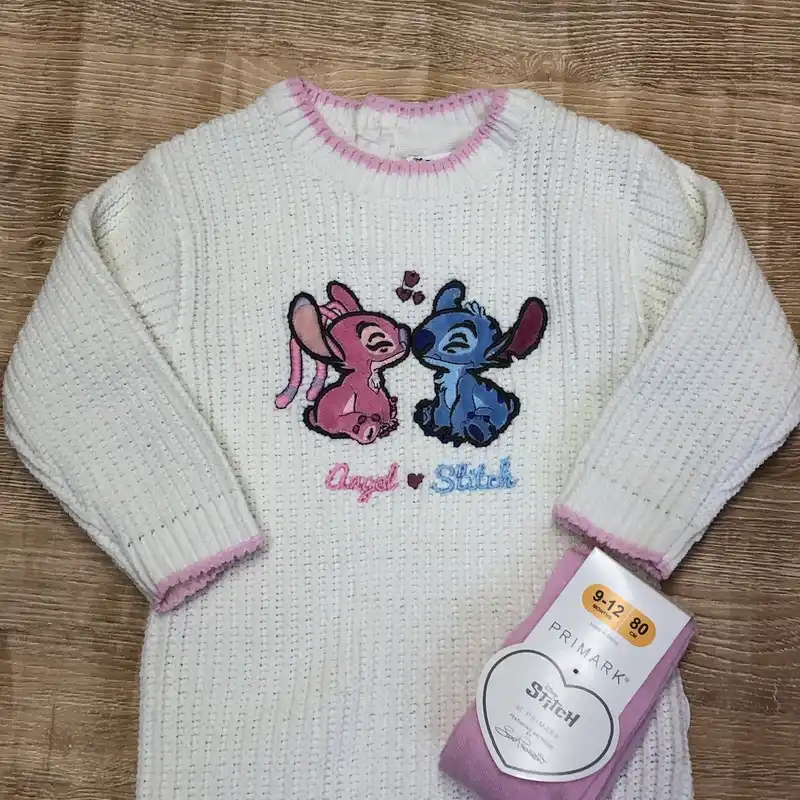 Vestido tejido con Stitch y Ángel