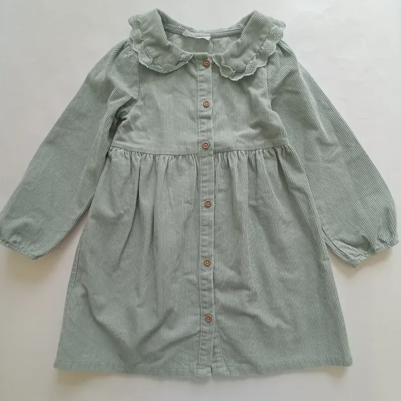 Vestido verde con cuello
