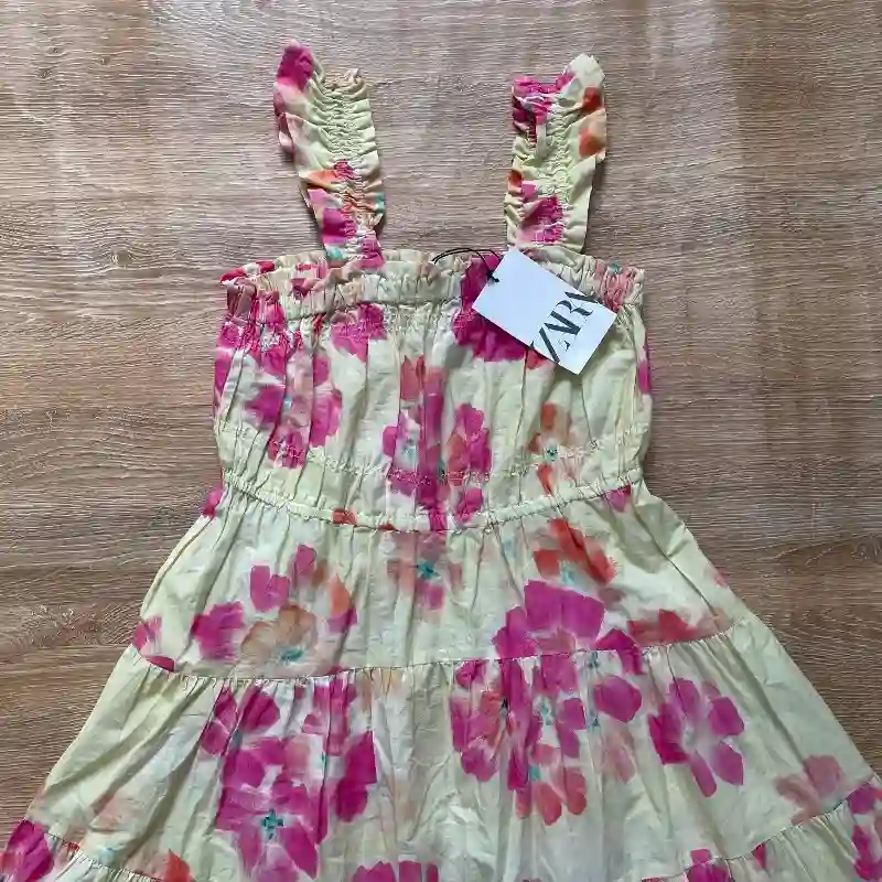 Vestido Zara con flores color amarillo 